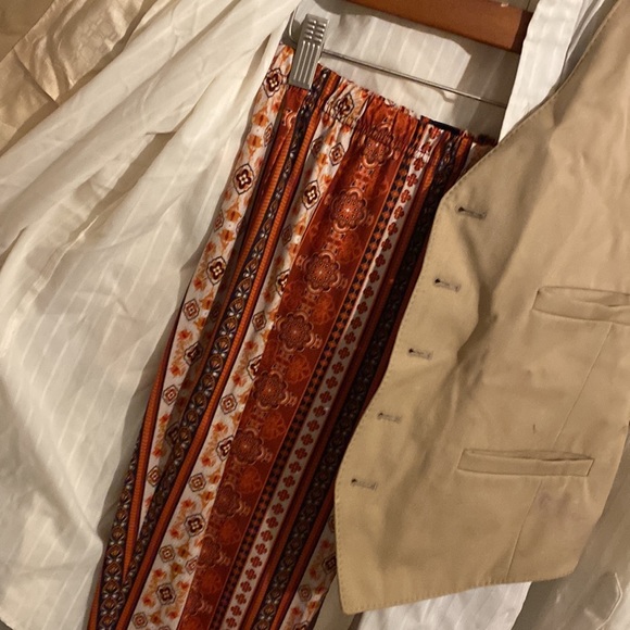 60’s Hippie/Austin Powers Costume - Picture 3 of 3